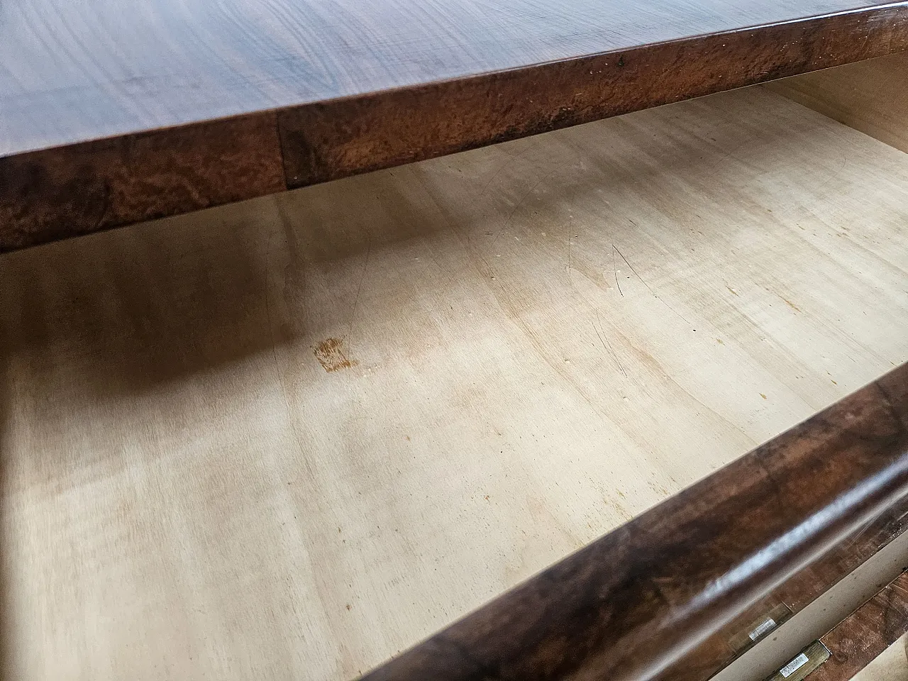 1940s Art Deco sideboard in walnut and blond walnut 15