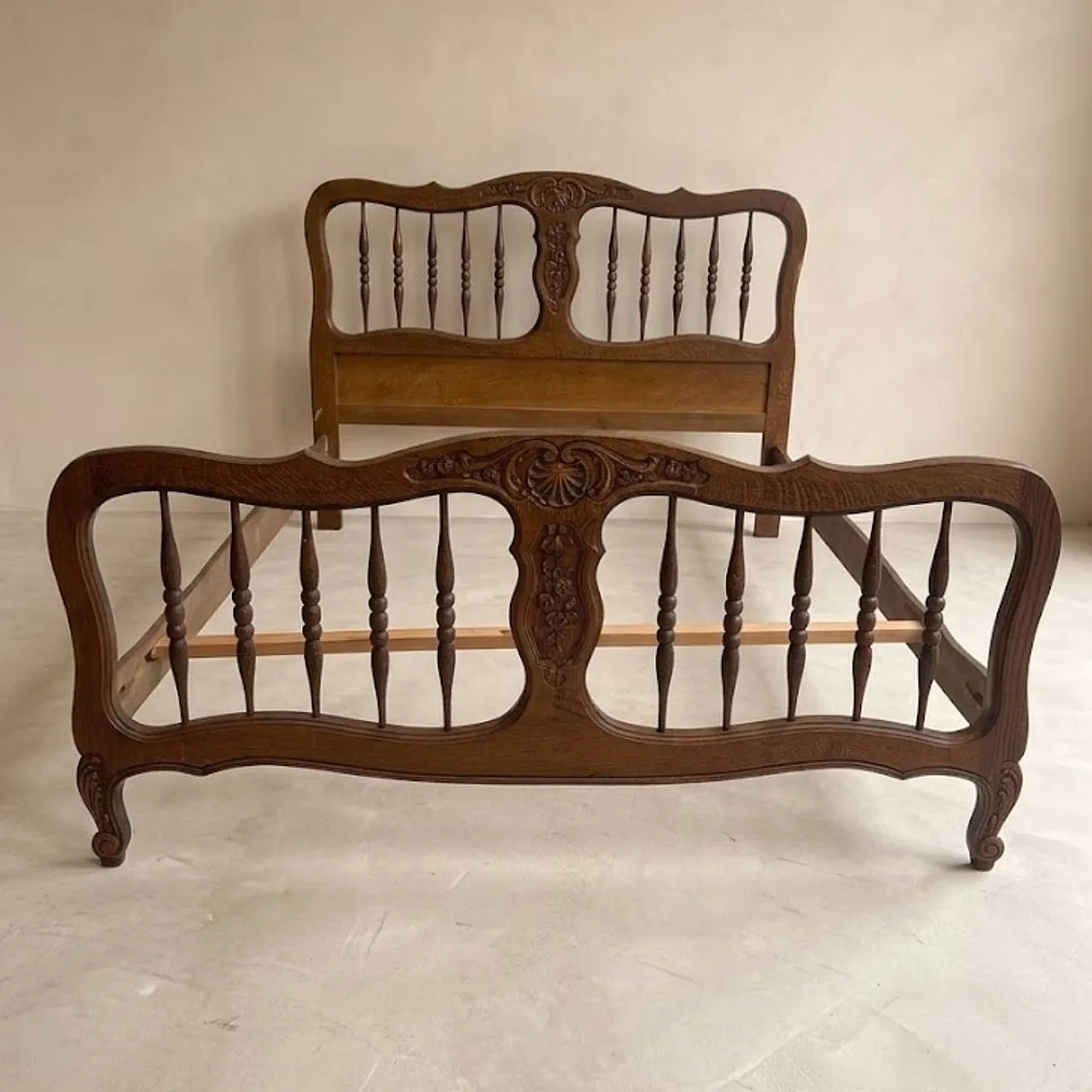 Carved wooden bed frame, early 20th century 4