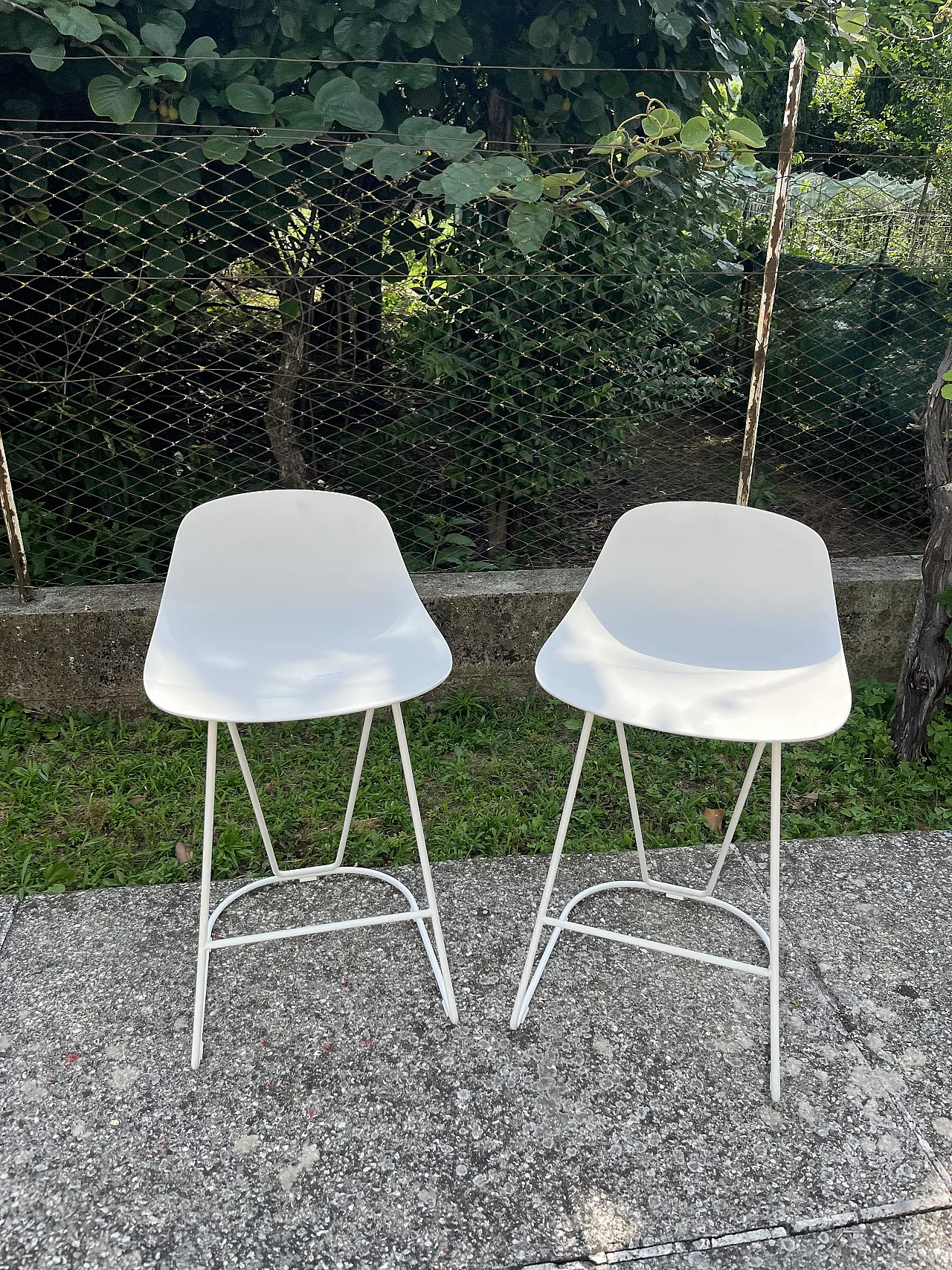 Desalto Flan design stool white/chrome, 2000s 2