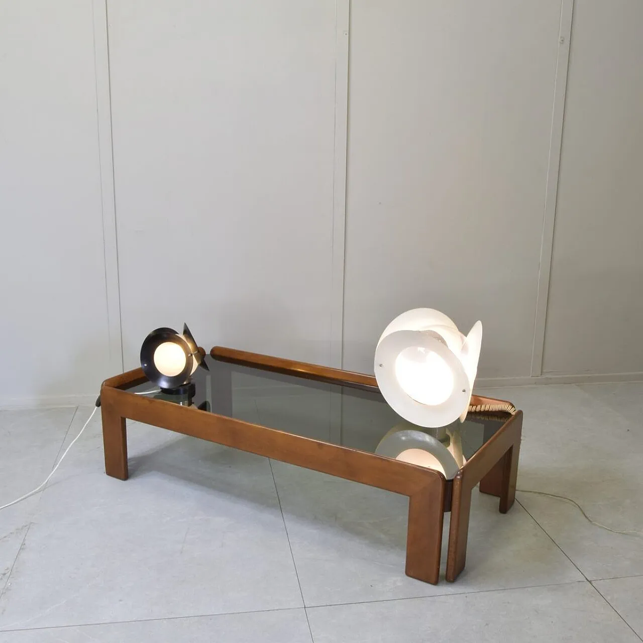 Pair of table lamps in metal and opaline glass by Arredoluce, 1970s 6