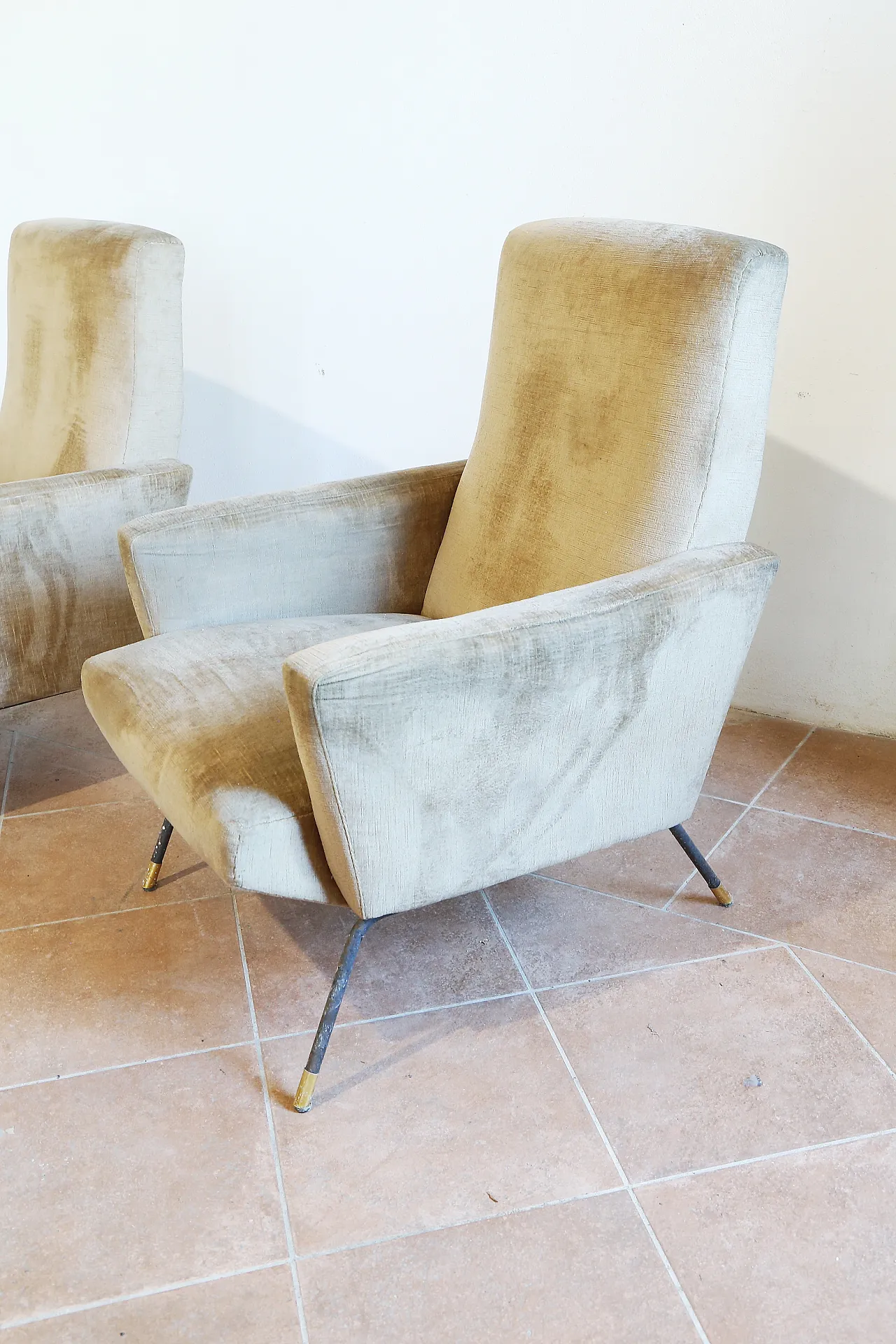 Pair of golden velvet armchairs by Zanuso, mid-20th century 23