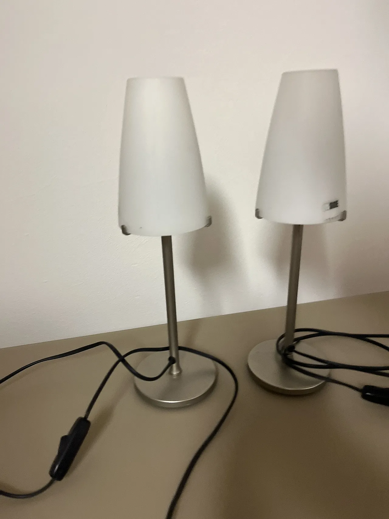 Coppia di lampade da tavolo in vetro satinato, fine '900 6