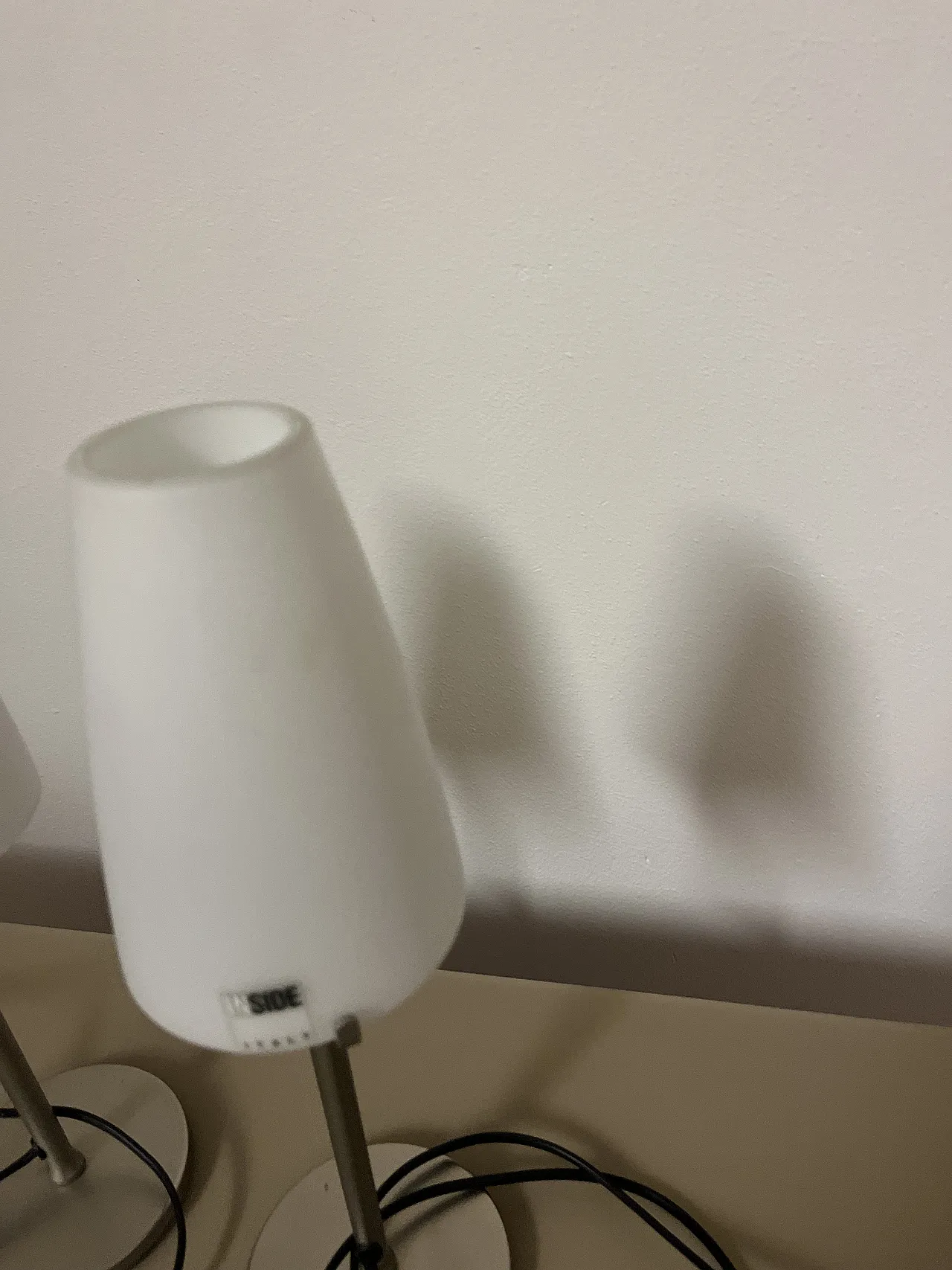 Coppia di lampade da tavolo in vetro satinato, fine '900 7