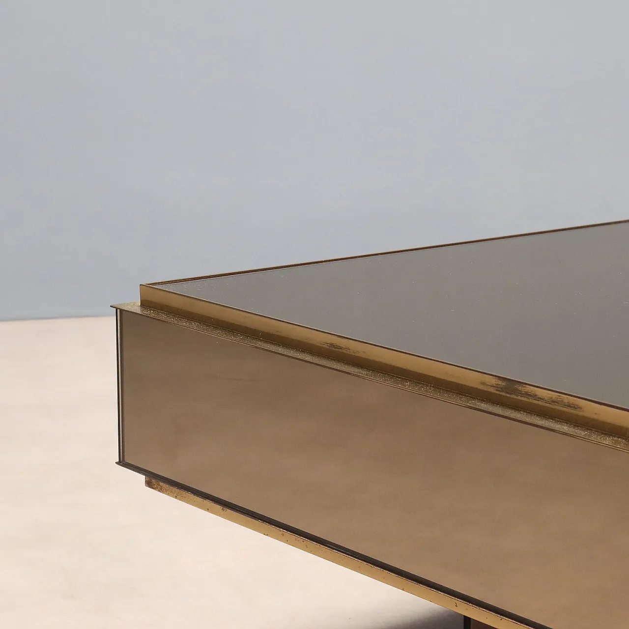 Coffee table in smoked glass and brass, 1980s 5