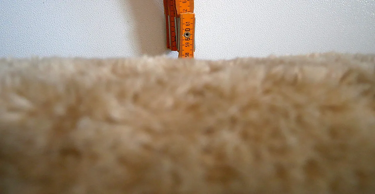 Poltrona in legno e tessuto, anni ’70 12