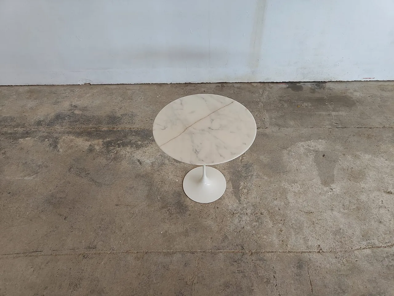 Tulip Knoll International side table with Calacatta marble top, 1980s 2