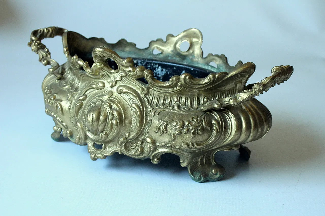 Art Nouveau solid brass jardiniere with metal insert, 20th century 2