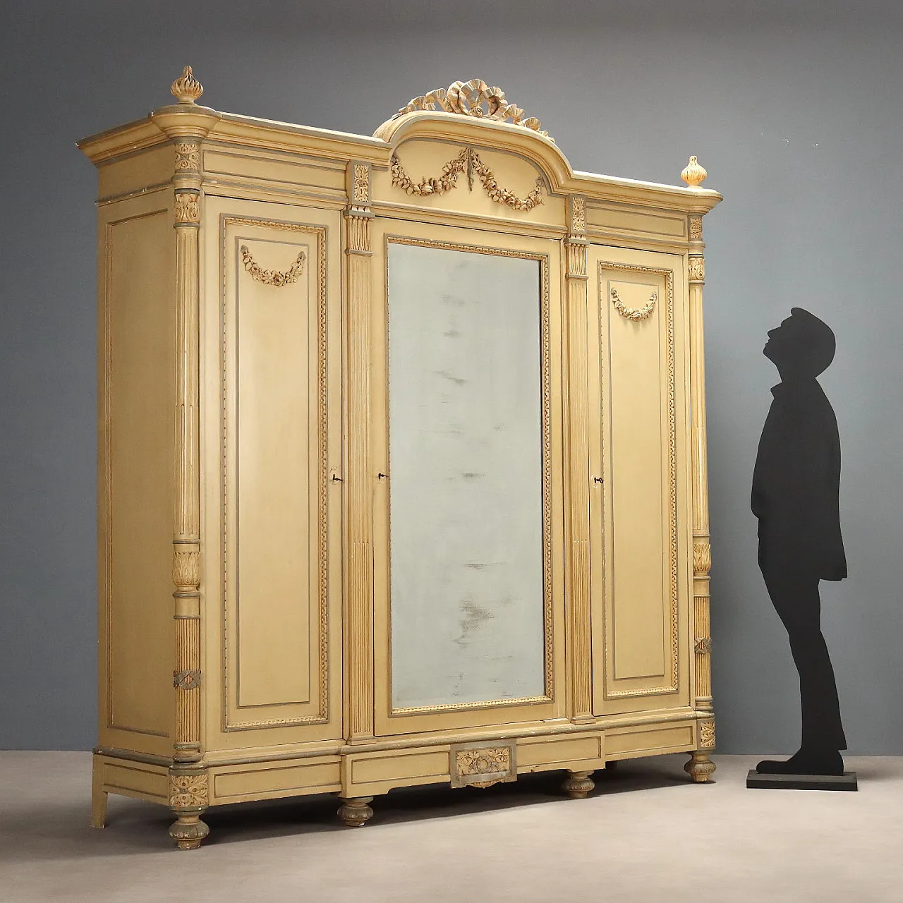 Neoclassical wardrobe in lacquered cherry and walnut, 19th century 3