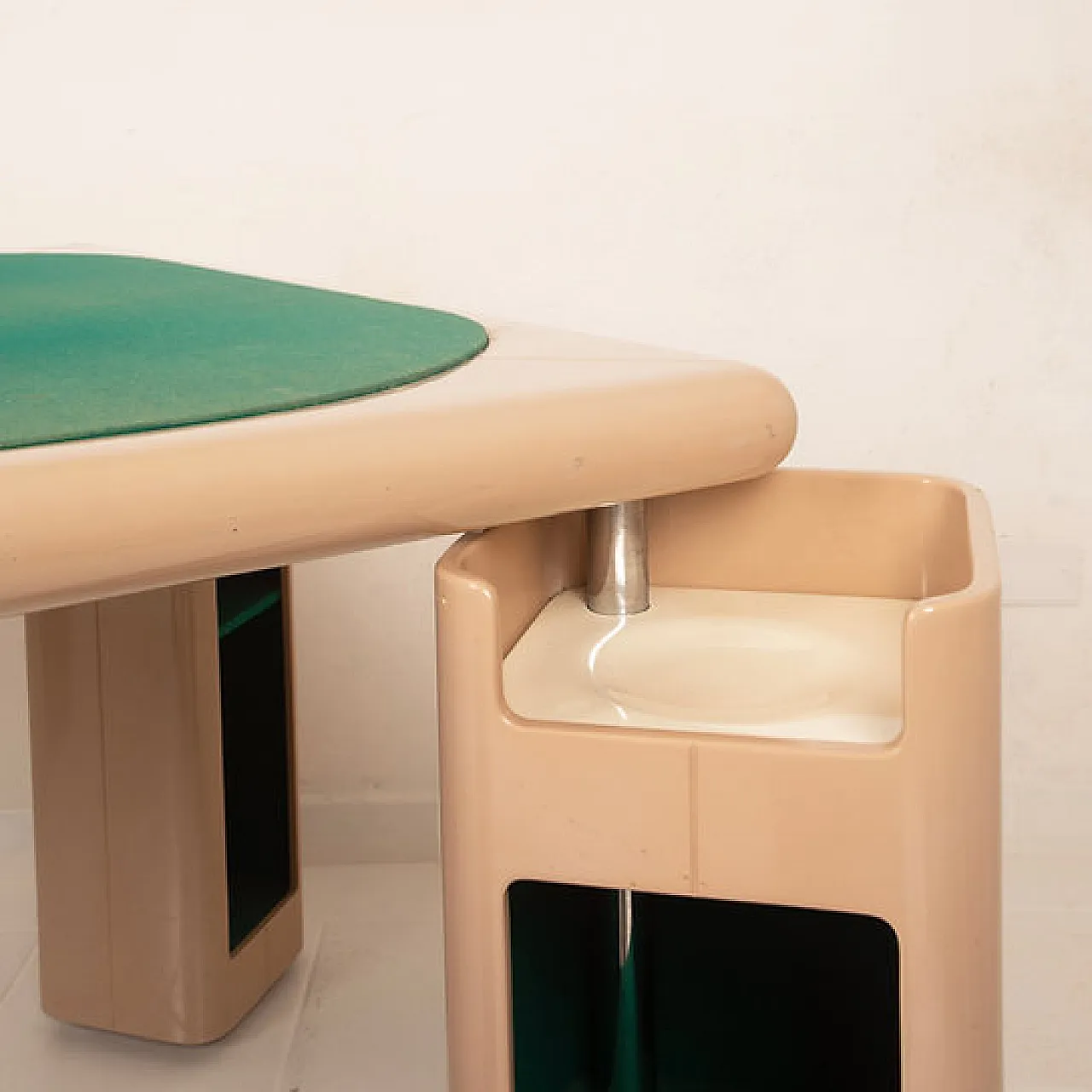 Tavolo Pierluigi Molinari in legno e feltro per Pozzi, anni '70 7