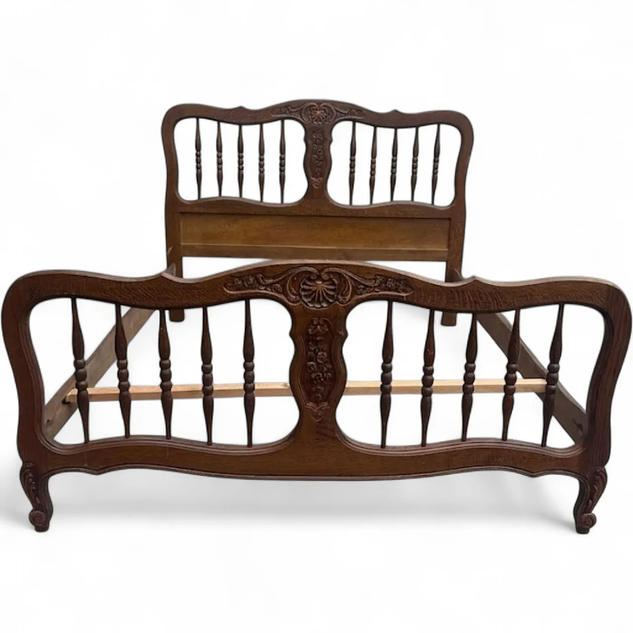 Carved wooden bed frame, early 20th century 6