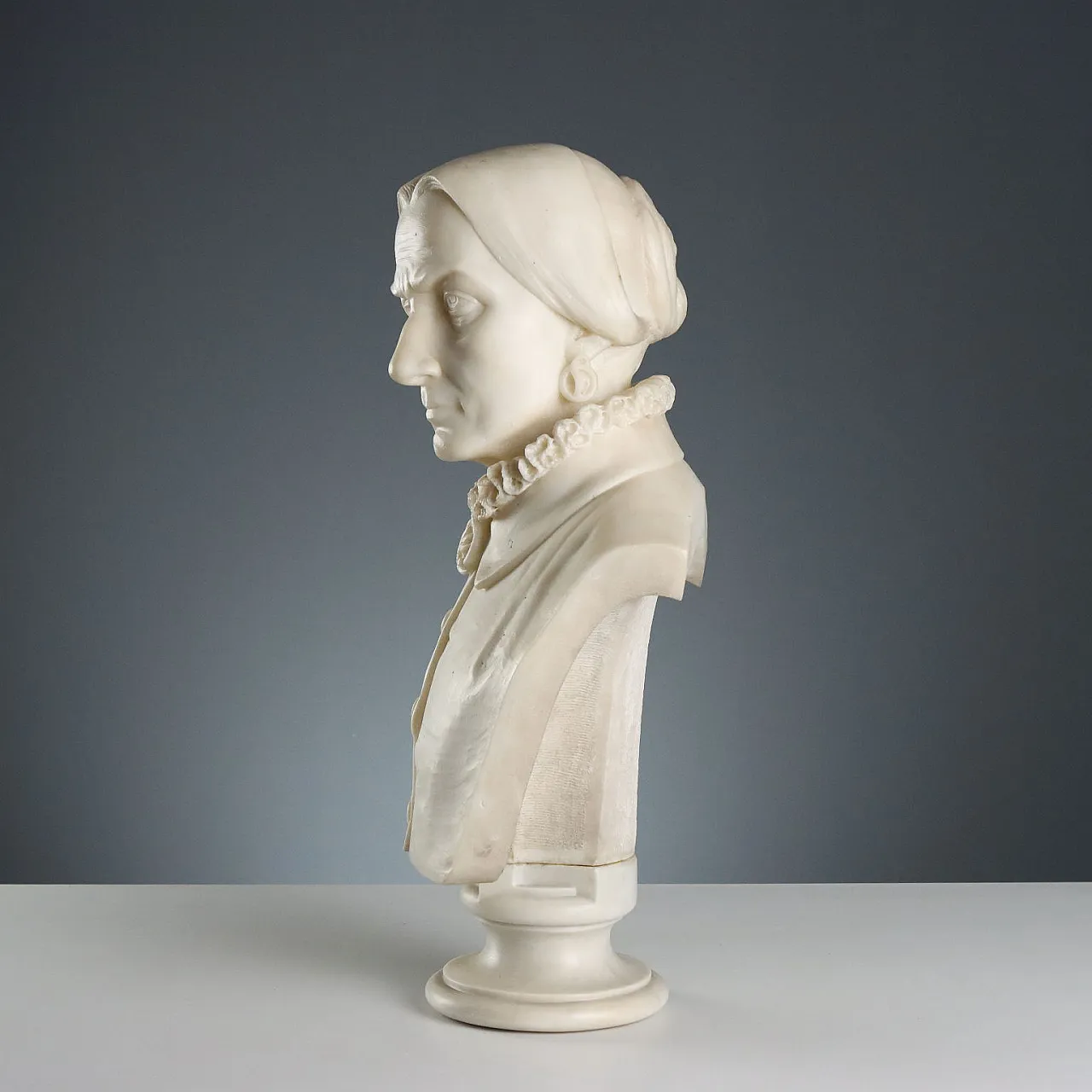 Bust of a Noble Lady in white marble, 19th century 7
