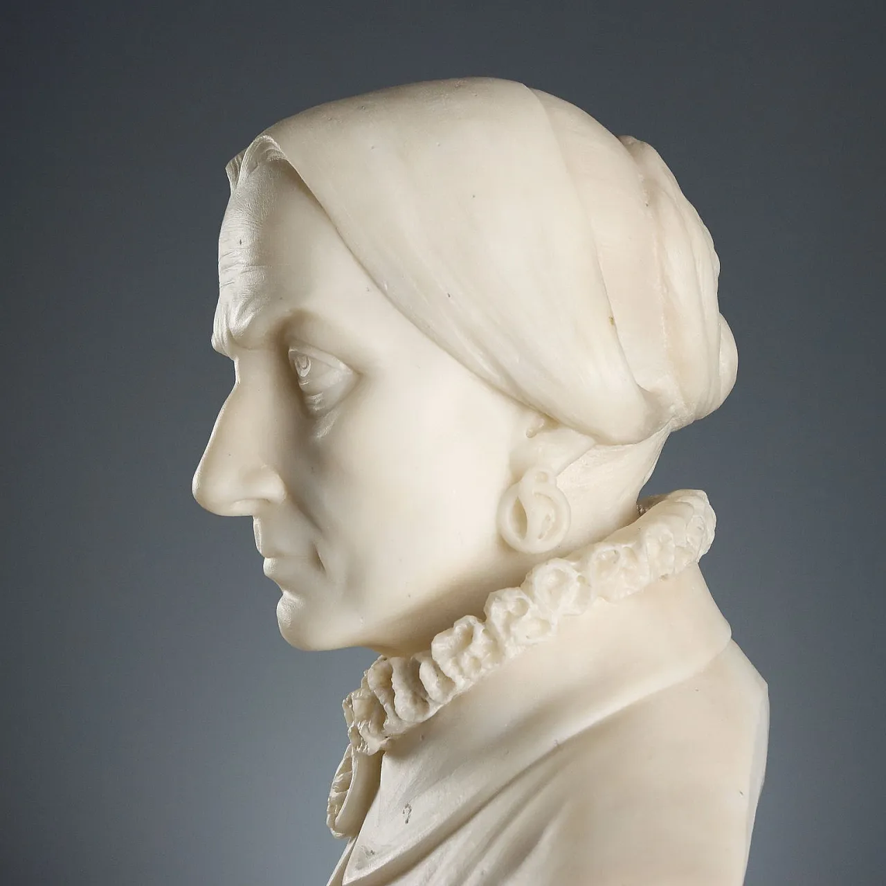 Bust of a Noble Lady in white marble, 19th century 8