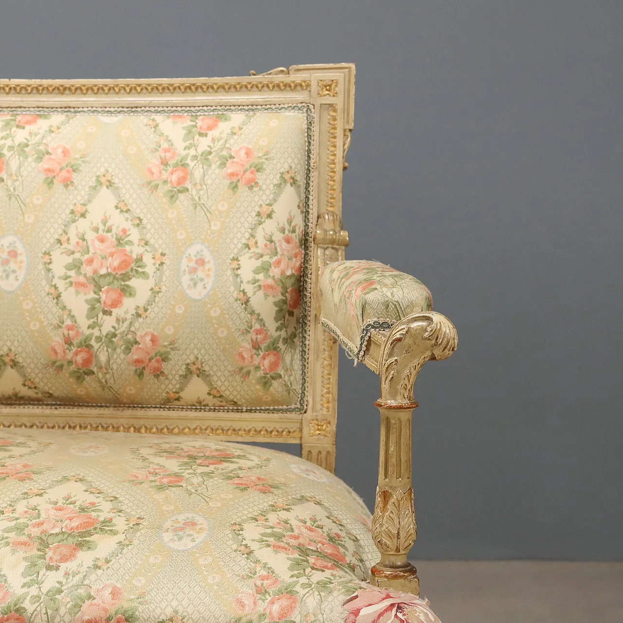 Neoclassical sofa with lacquered and gilded carvings, 19th century 3