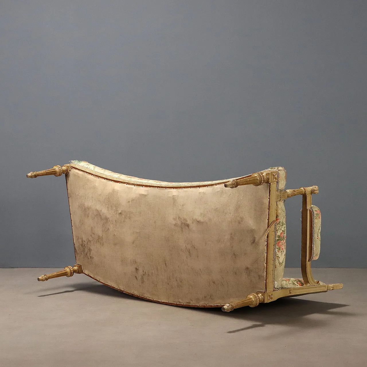 Neoclassical sofa with lacquered and gilded carvings, 19th century 9