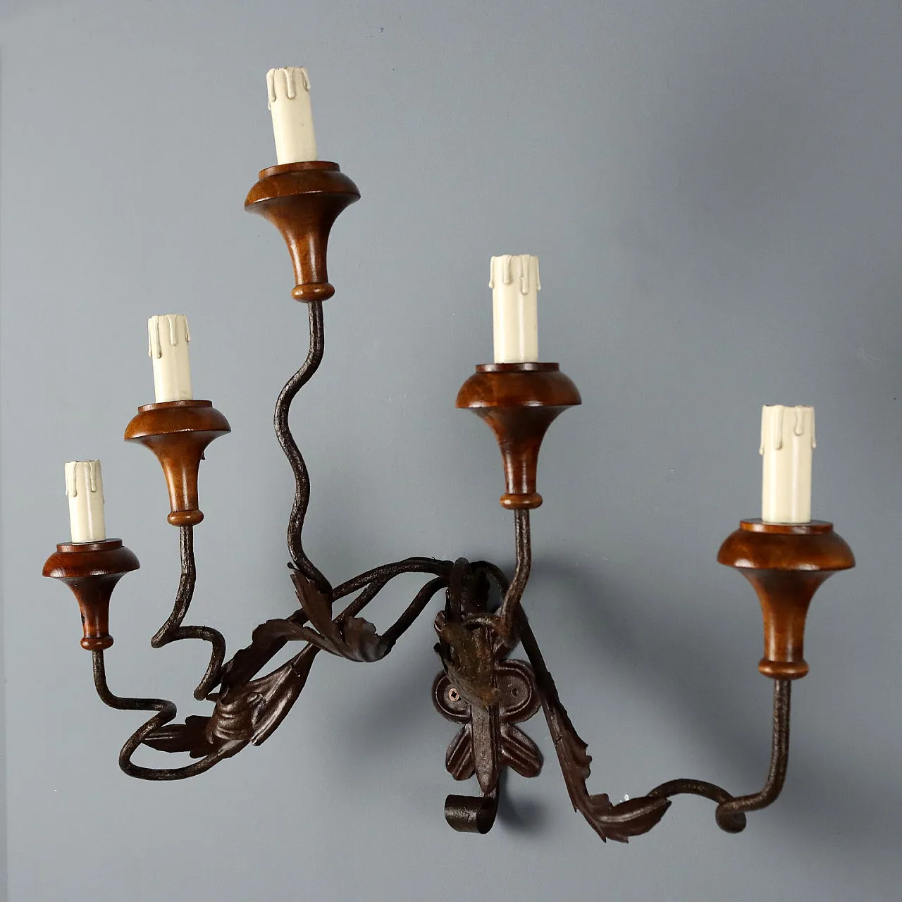 4 Appliques in iron and sheet metal, 19th century 4