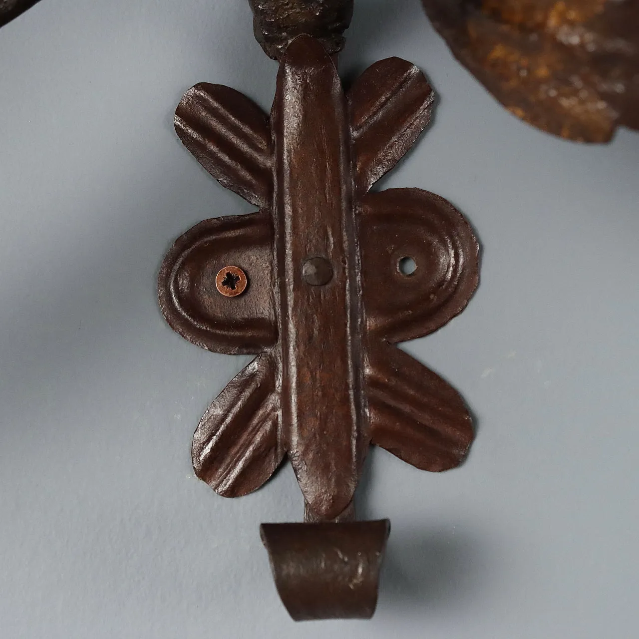 4 Appliques in iron and sheet metal, 19th century 6