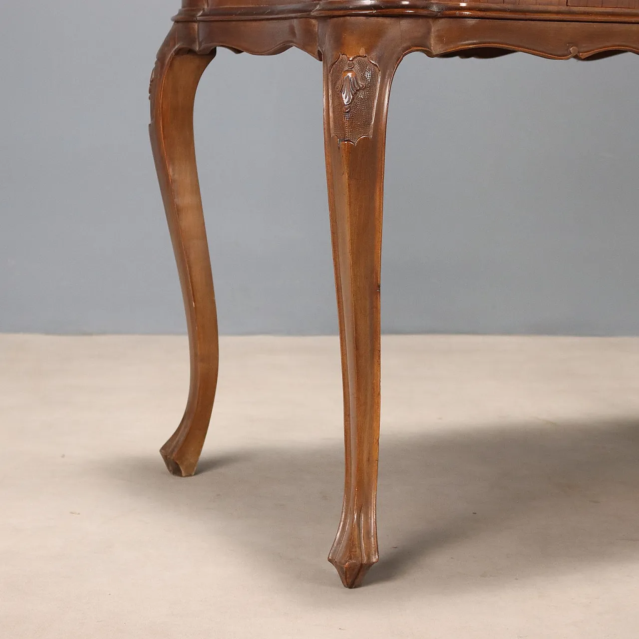 Baroque style writing desk in walnut, 20th century 10