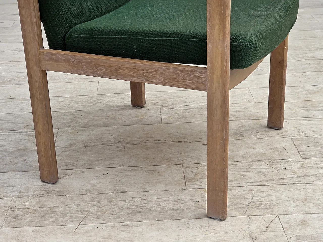 1980s, Danish armchair by Høng Stole, green furniture wool, oak wood. 4