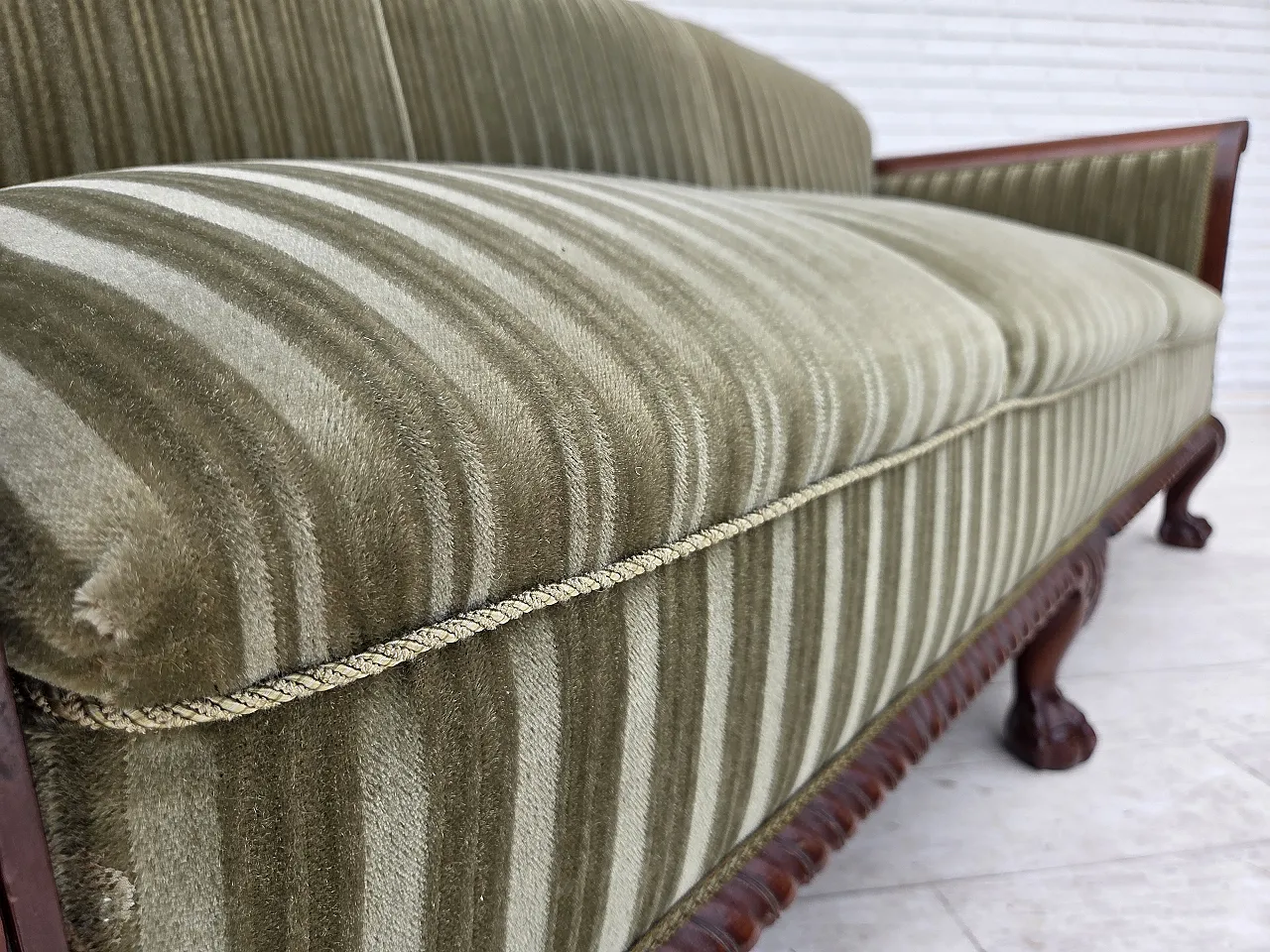 3-seater Danish sofa in green velvet and teak wood, 1950s 7