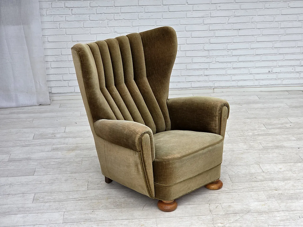 Anni '60, poltrona relax danese con schienale alto, velluto verde. 2