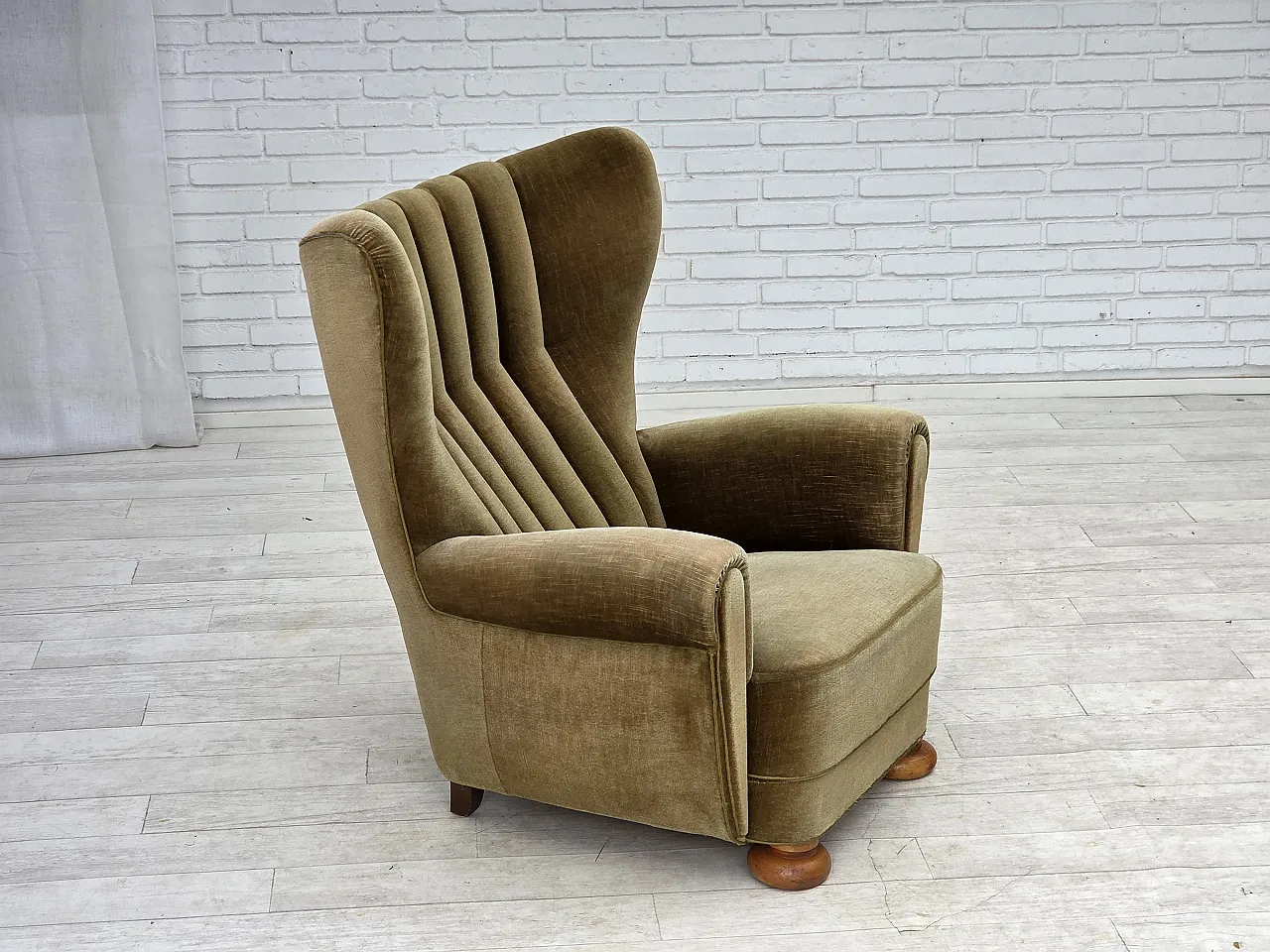 Anni '60, poltrona relax danese con schienale alto, velluto verde. 6