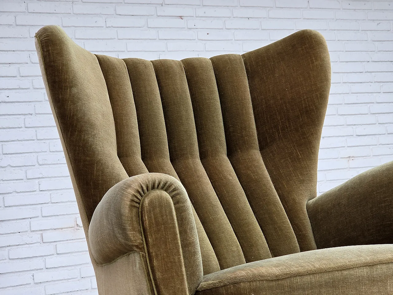 Anni '60, poltrona relax danese con schienale alto, velluto verde. 8