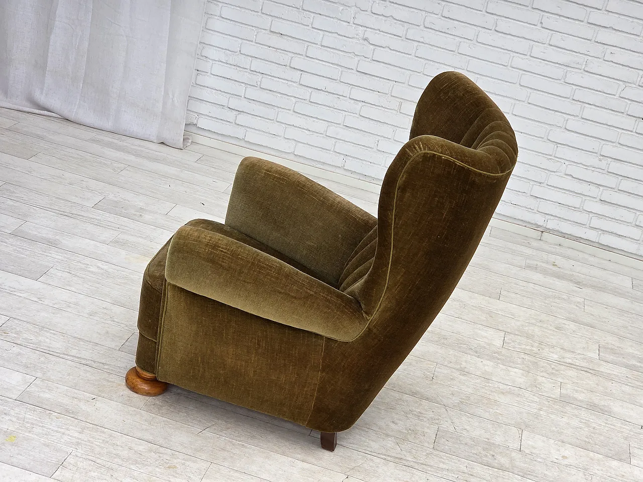 Anni '60, poltrona relax danese con schienale alto, velluto verde. 11