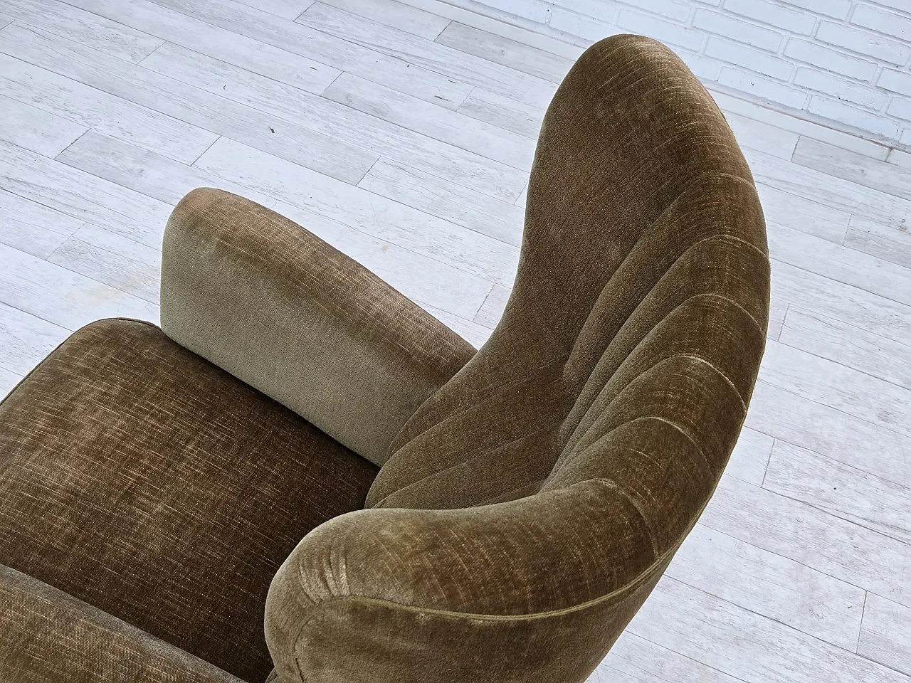 Anni '60, poltrona relax danese con schienale alto, velluto verde. 12