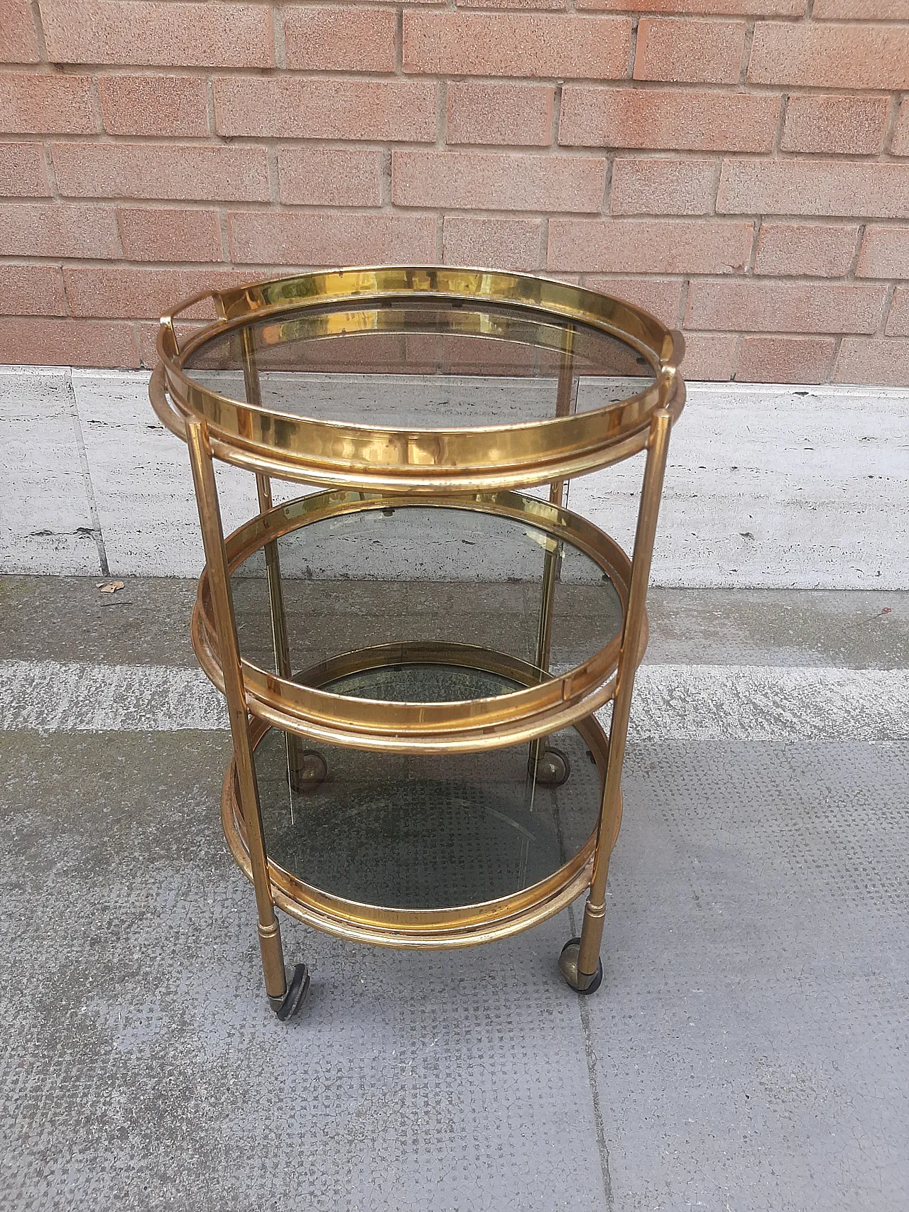 Bar trolley in brass with 3 removable tray shelves, 50s 1