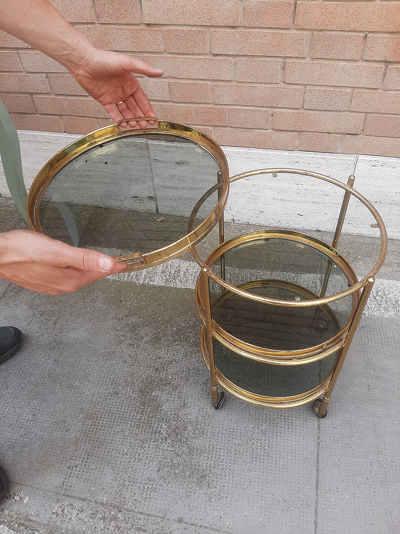 Bar trolley in brass with 3 removable tray shelves, 50s 2