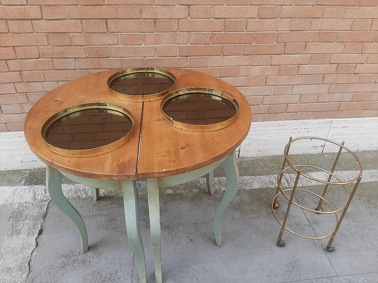 Bar trolley in brass with 3 removable tray shelves, 50s 6