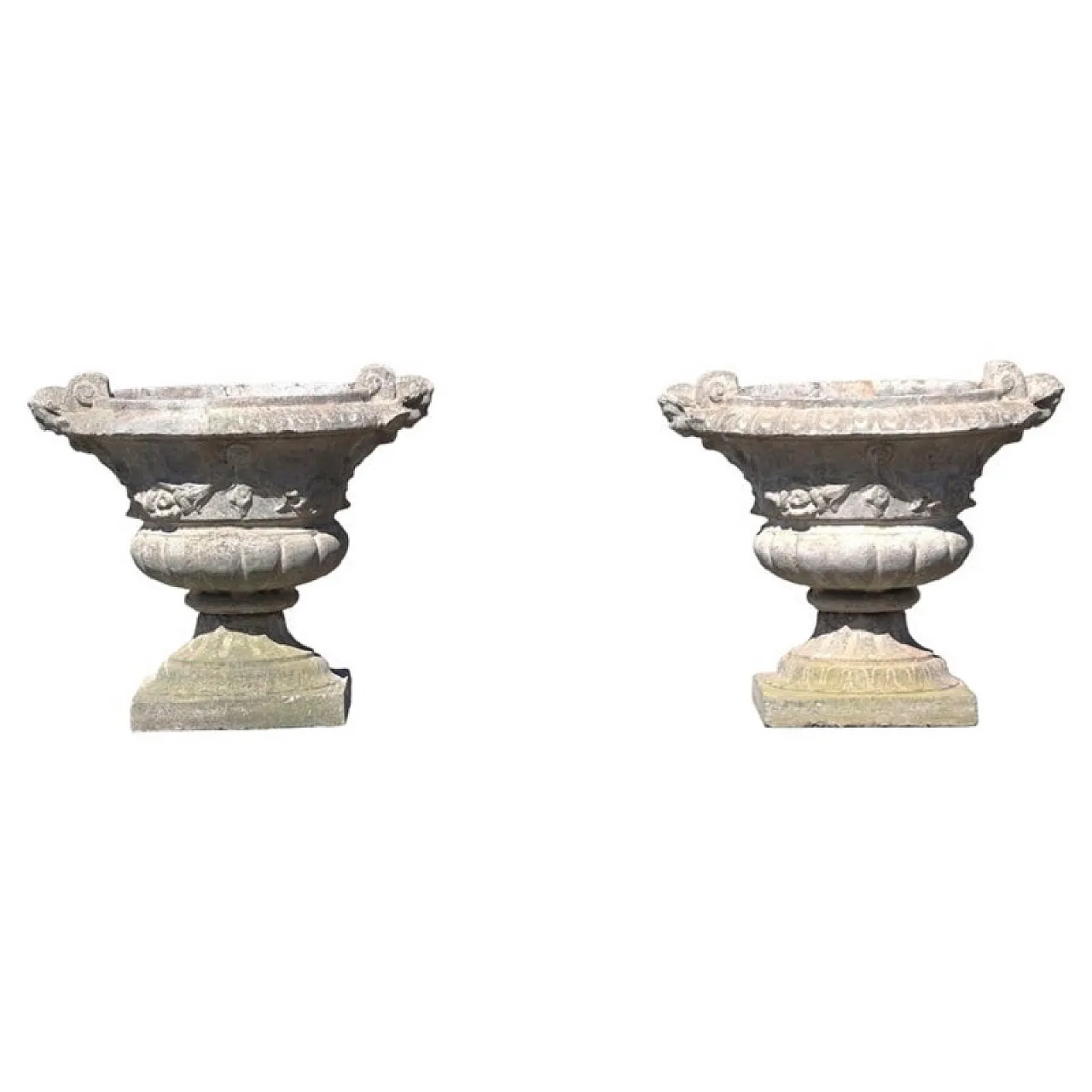 Pair of majestic garden vases in cement and grit, early 1900s 1