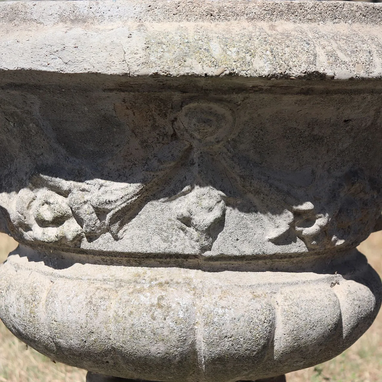 Pair of majestic garden vases in cement and grit, early 1900s 4