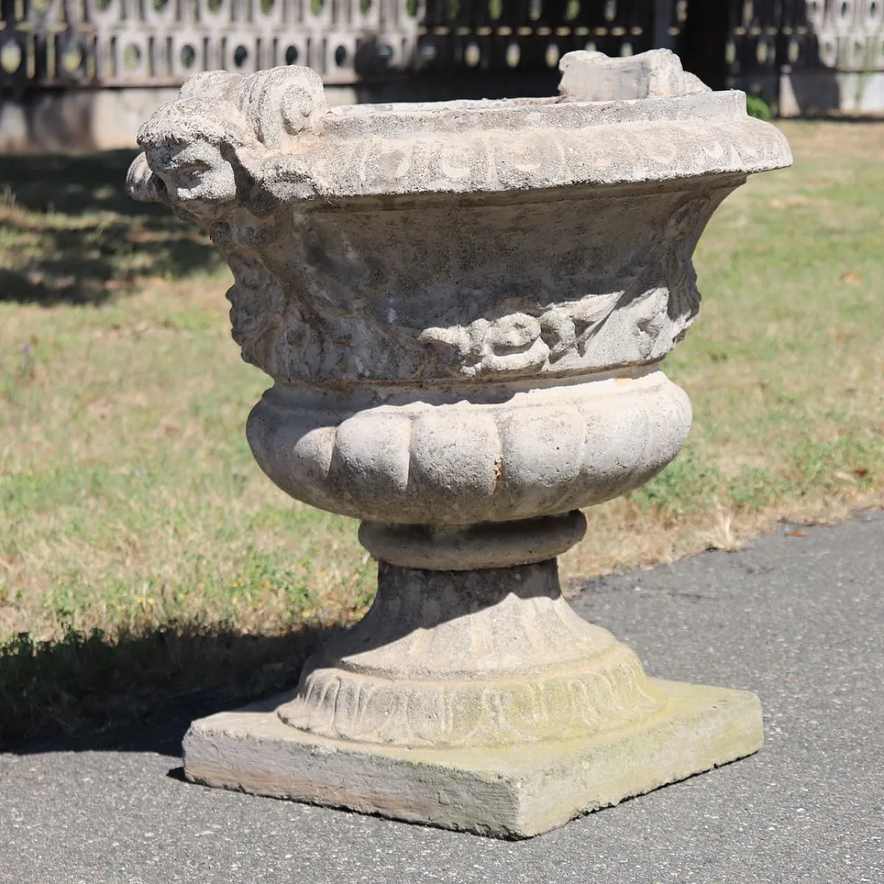 Pair of majestic garden vases in cement and grit, early 1900s 14