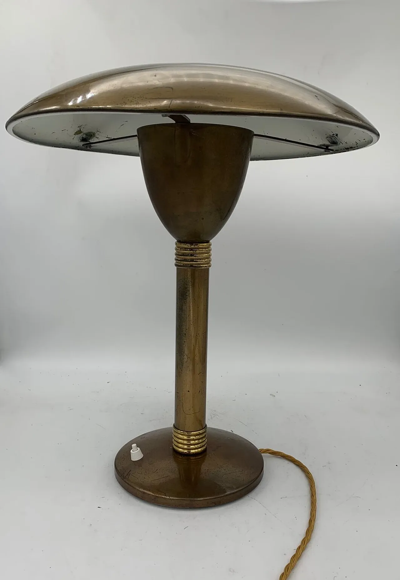 Lampada da tavolo in ottone di Sciolari, anni '40 1