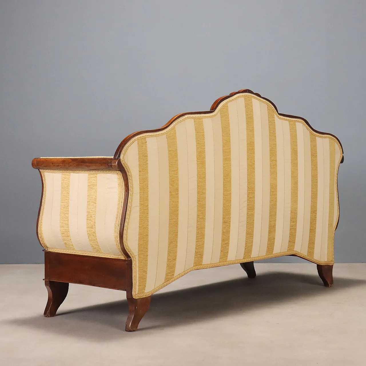Boat-shaped sofa in walnut, mid-19th century 9
