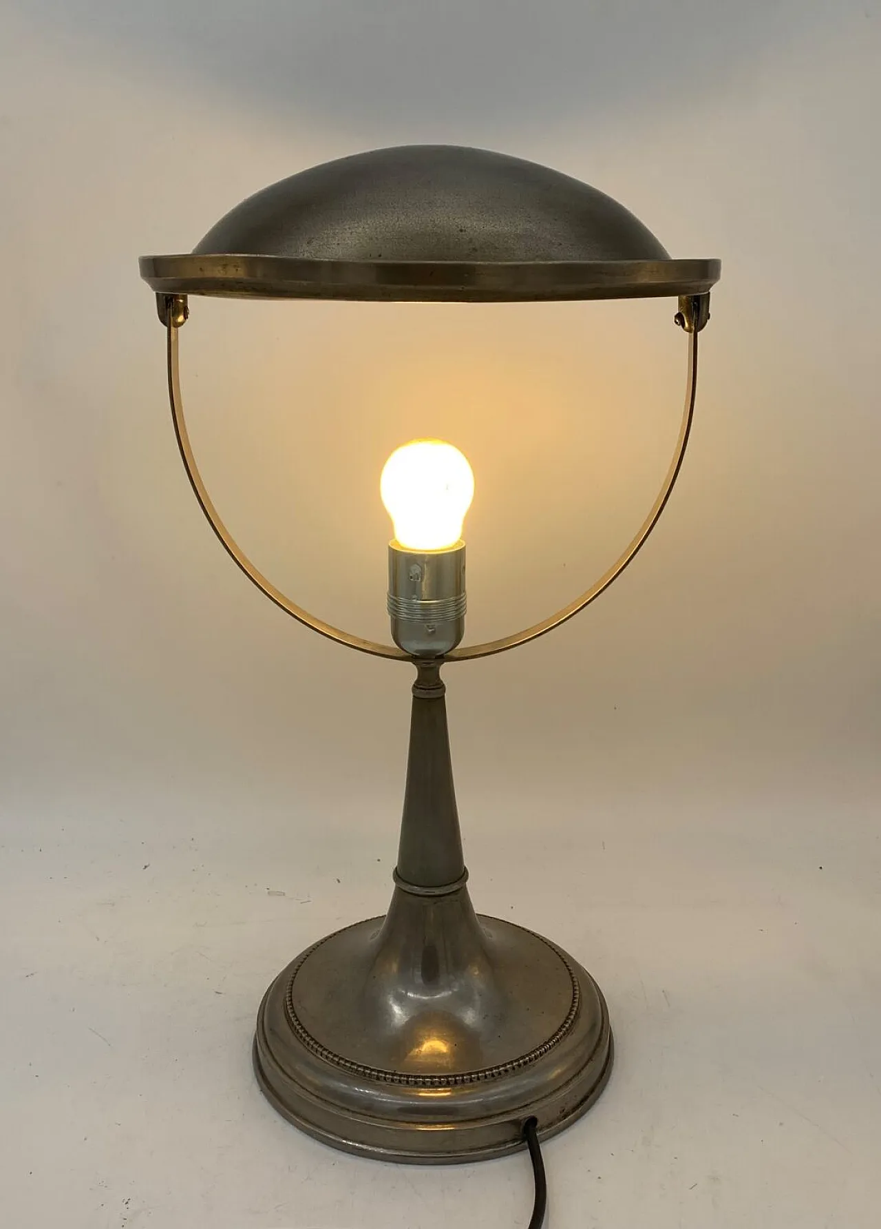 Lampada da tavolo in metallo, anni '30 1