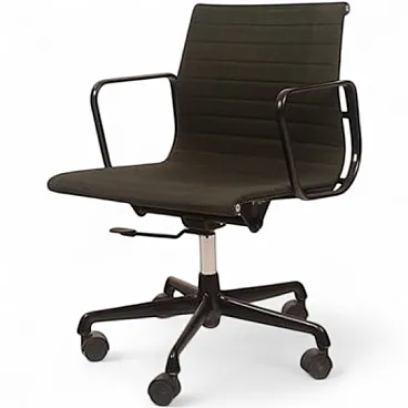 Aluminum office chair by Charles & Ray Eames for ICF, 20th century