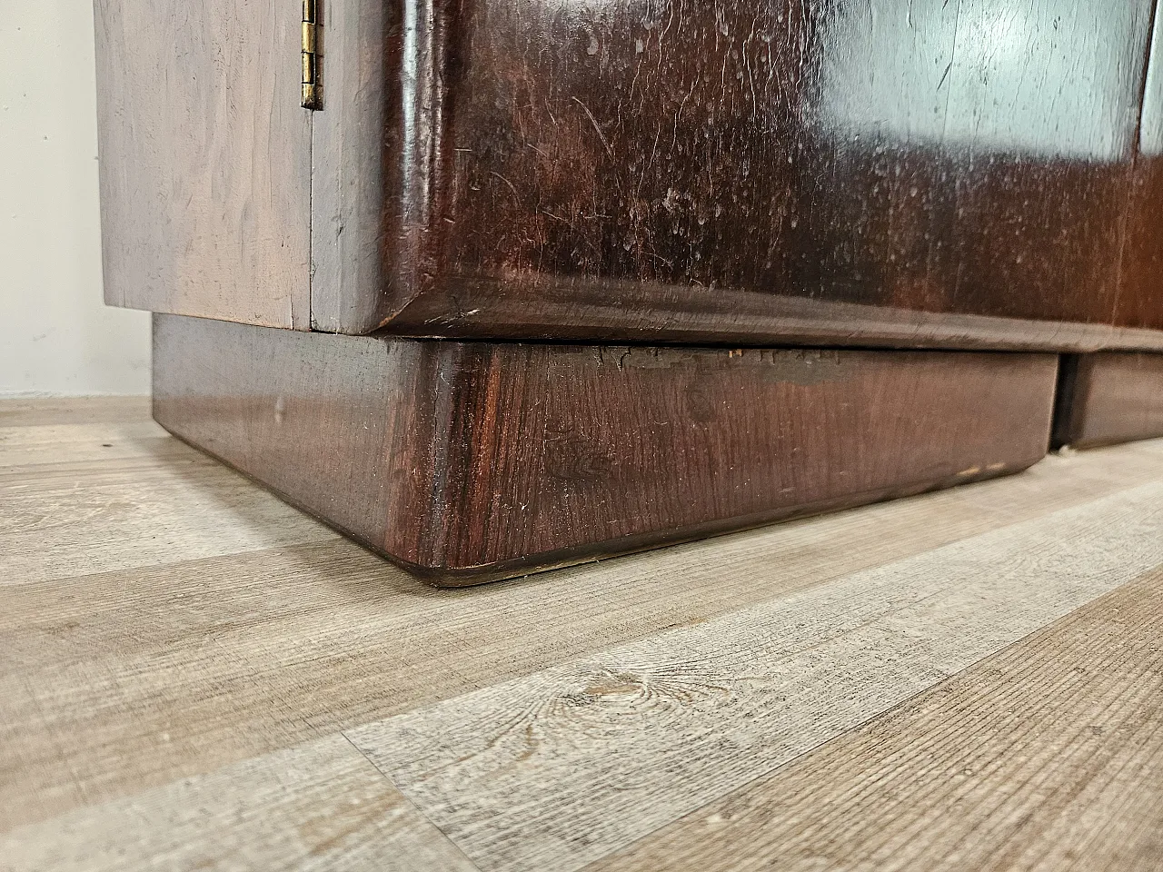 Art Deco bedside tables in oak root 15