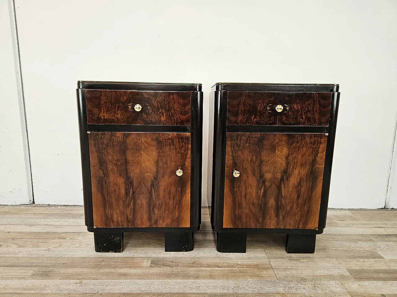Pair of 1940s Art Deco bedside tables in walnut root 1