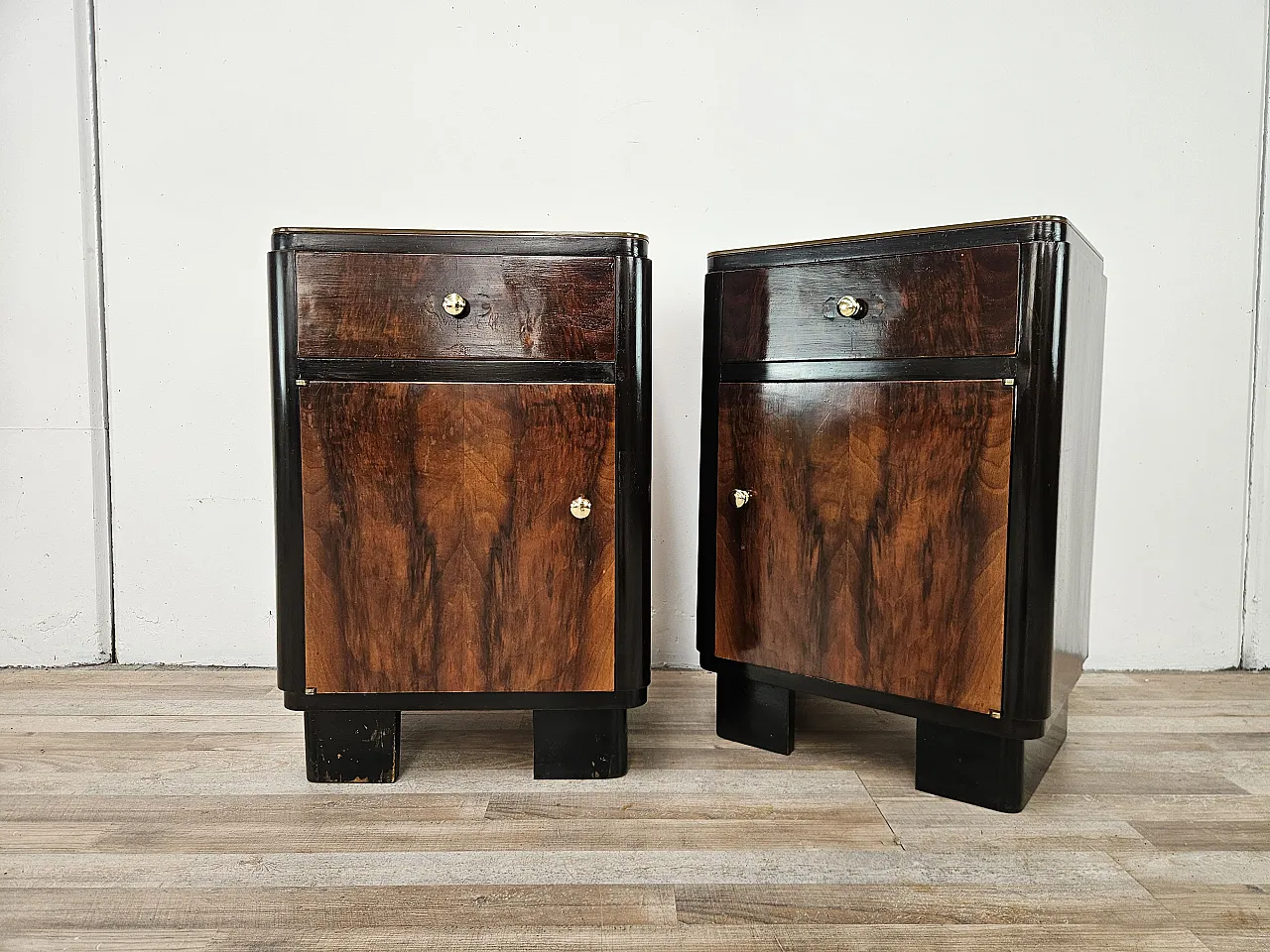 Pair of 1940s Art Deco bedside tables in walnut root 4