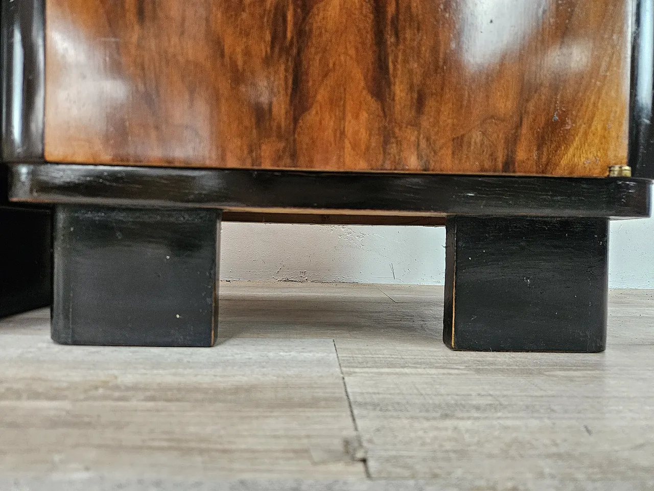 Pair of 1940s Art Deco bedside tables in walnut root 14