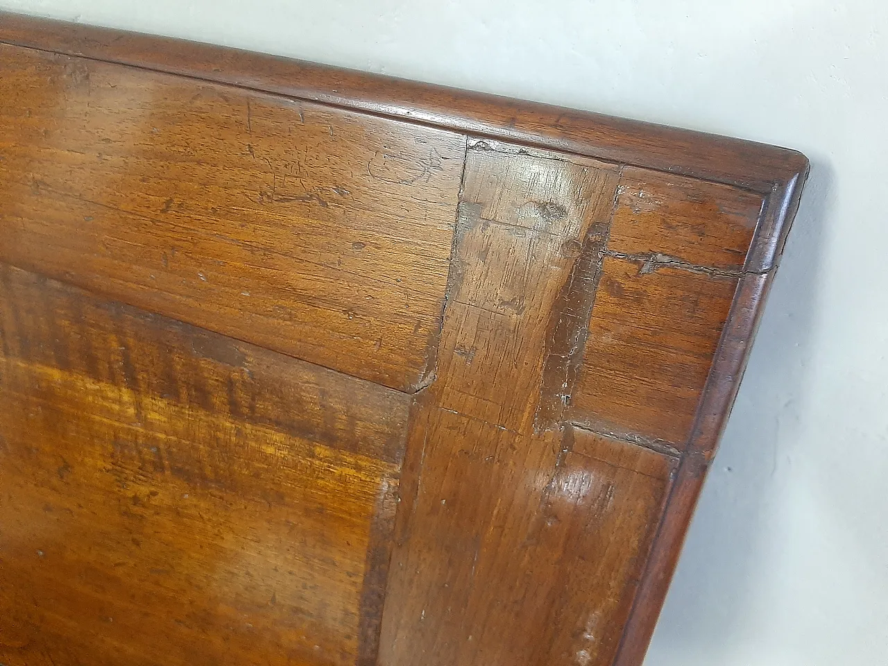 Louis XVI cabinet in walnut and poplar, 17th century 7