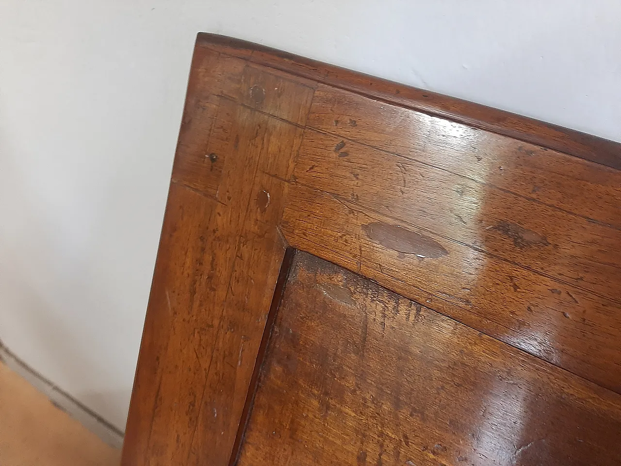 Louis XVI cabinet in walnut and poplar, 17th century 8