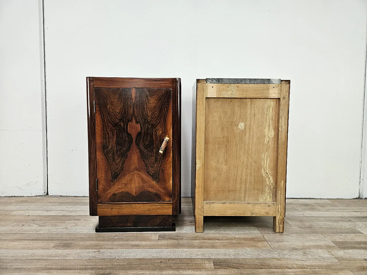 Pair of 1930s Art Deco bedside tables in walnut root with marble 3