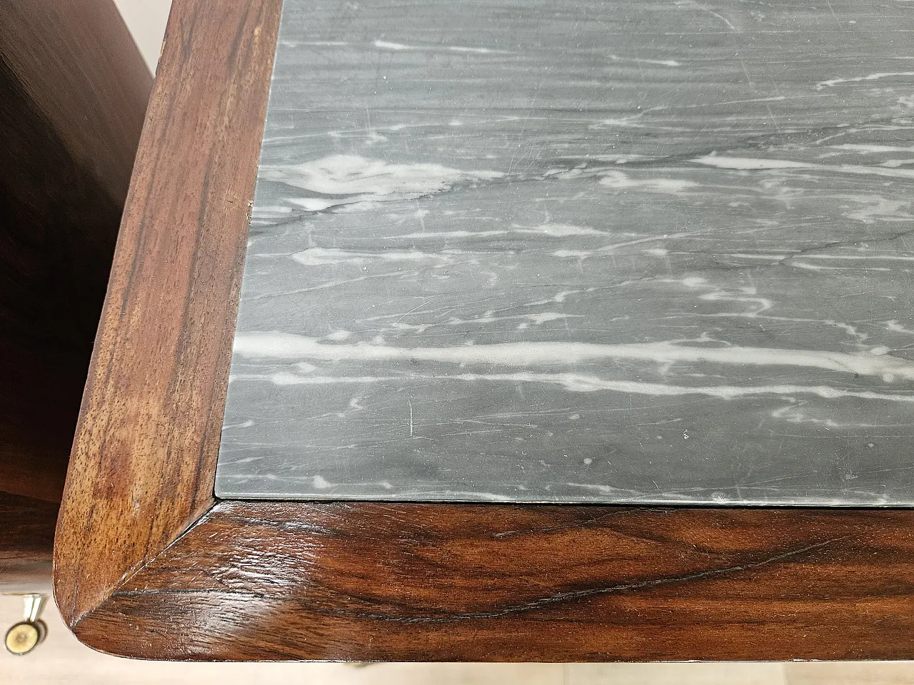Pair of 1930s Art Deco bedside tables in walnut root with marble 9