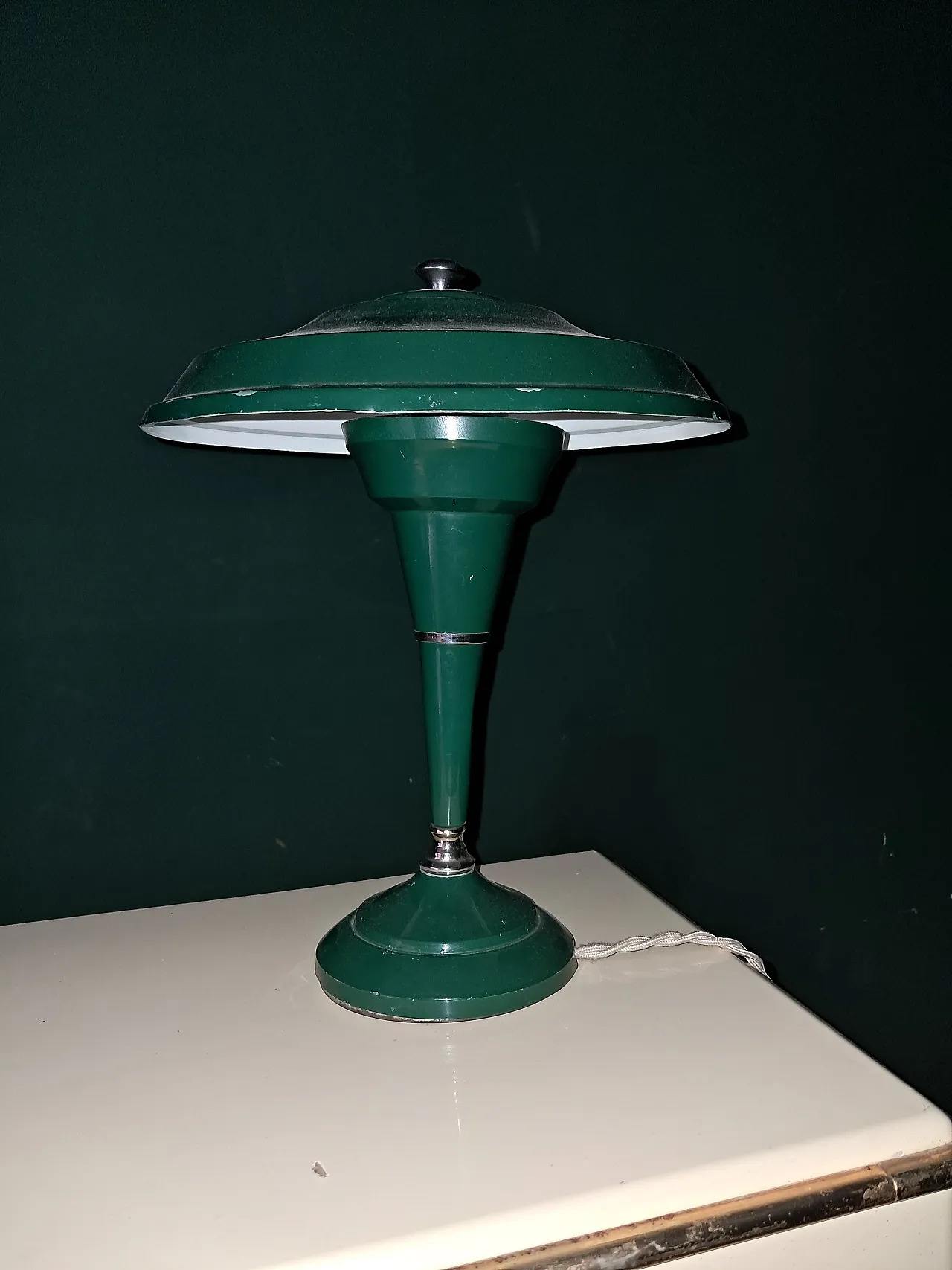 Luce ministeriale da tavolo in metallo verde, anni '50 1
