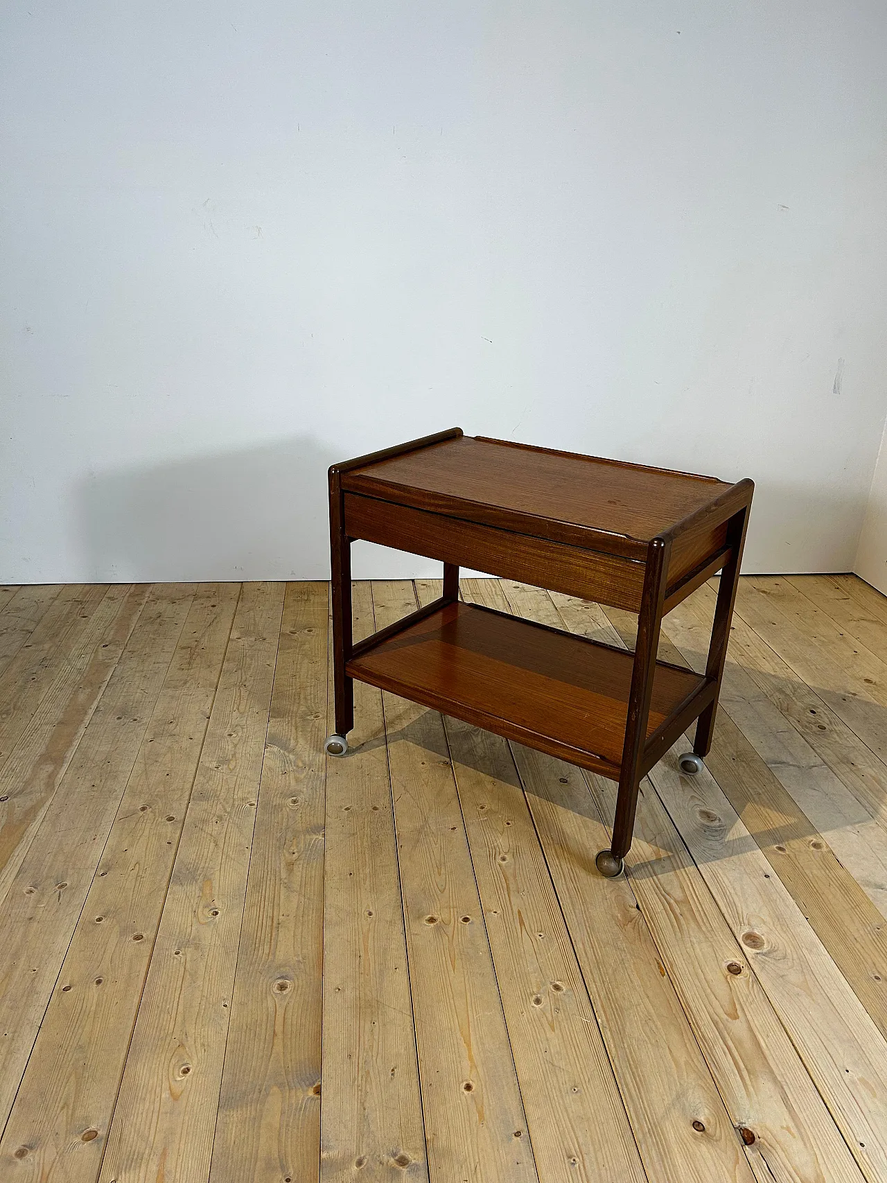 Bar trolley danese in teak Scandinavian Modern, anni ’60 2