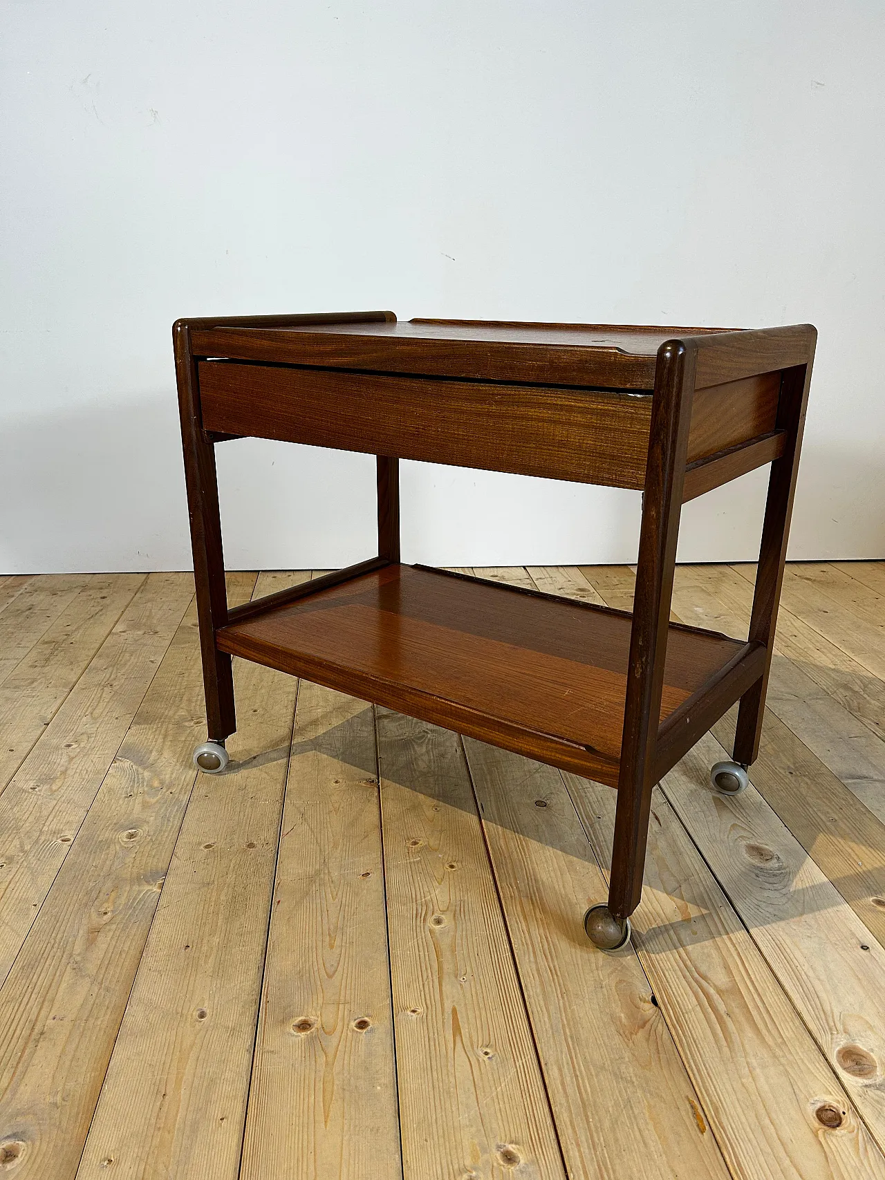 Bar trolley danese in teak Scandinavian Modern, anni ’60 3