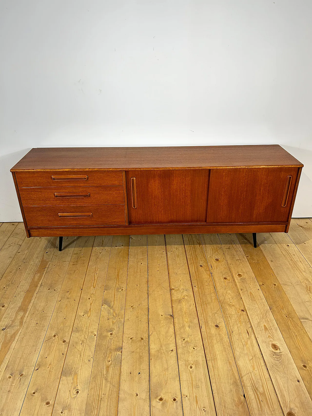 Sideboard danese in teak, anni ’60 3